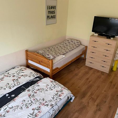 Red Locomotive Apartment Budapest Ngoại thất bức ảnh