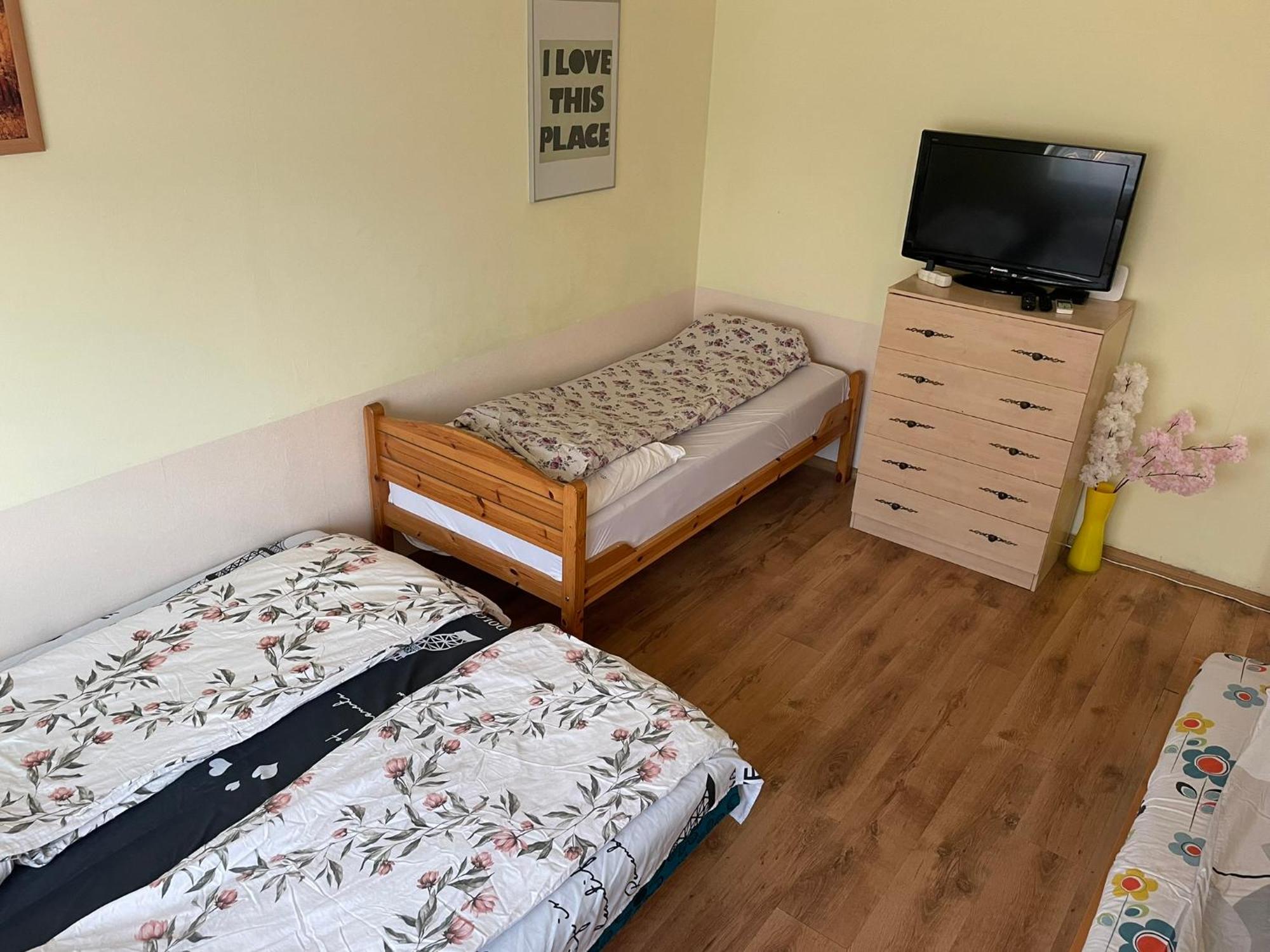Red Locomotive Apartment Budapest Ngoại thất bức ảnh